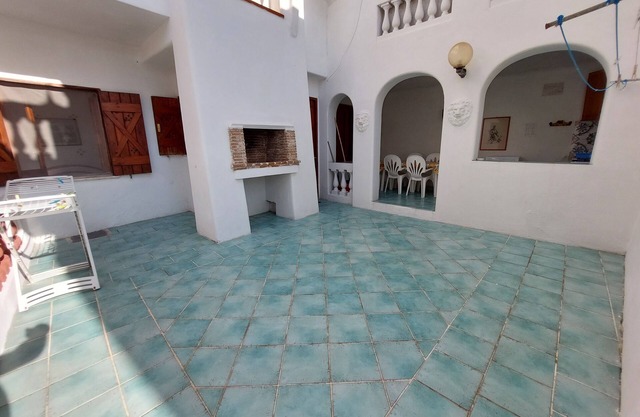 Vacation apartment sleeps 6 just 50 meters from Chiaia beach