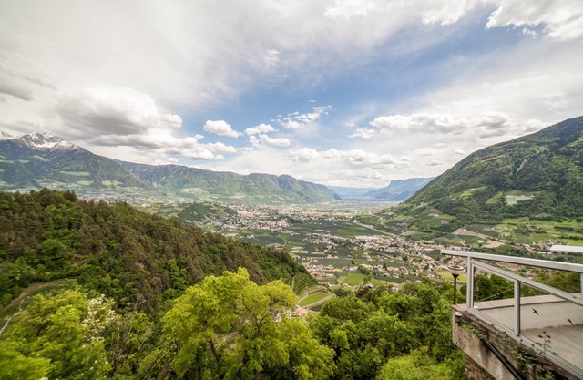 Ferienwohnung "Sofia Klein" mit spektakulärem Bergpanorama und super schöner Aussicht, WLAN, Balkon und Gemeinschaftsgarten; Parkplatz auf dem Grundstück vorhanden