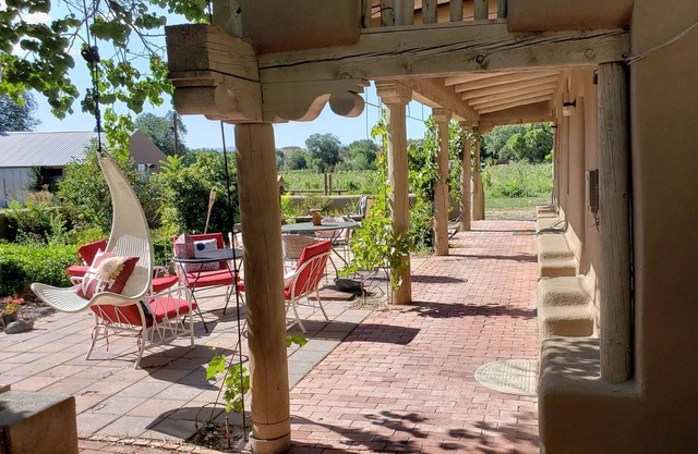 Urlaub Casita Manzana (neben Weinberg in Nambe, Santa Fe County, NM)