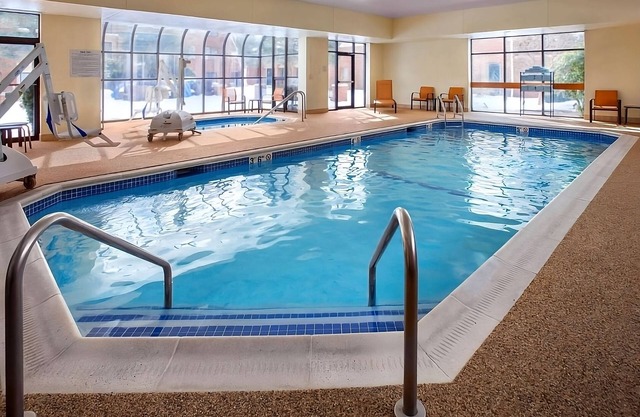 Vacation Day Is Always A Great Idea! w/ Indoor Pool, Pets are Allowed Here