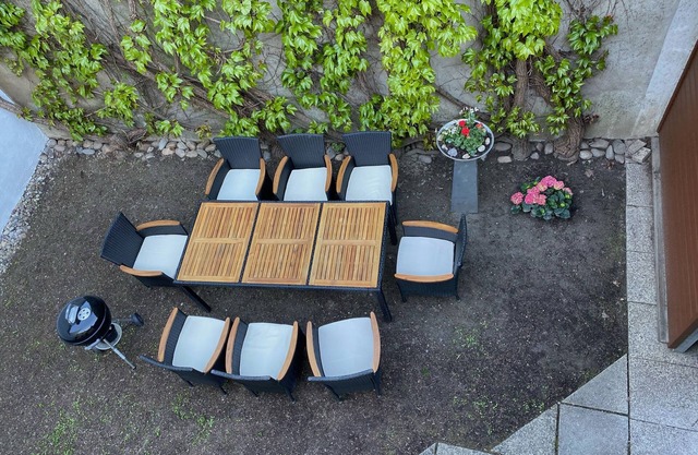 Urlaubsdomizil - Komfortable Ferienwohnung OG1 für 1-5 Pers. Zentral. Terrasse.