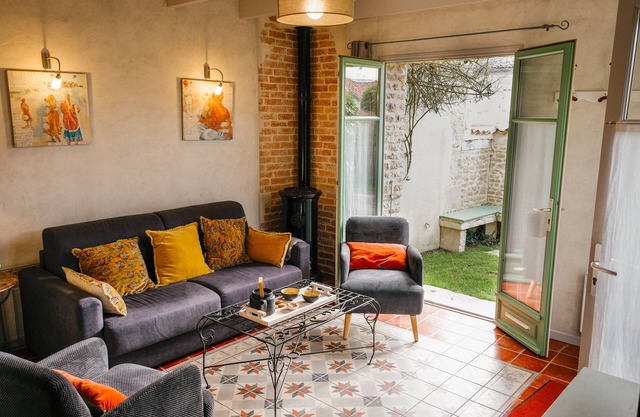 Cottage in der Nähe von LA ROCHELLE- Wifi-Pets OK-2 CH- 4/6 Personen-Garten