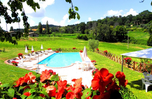 Casa de vacaciones "Agriturismo Aurora - Olmo" con piscina compartida, terraza compartida y Wi-Fi