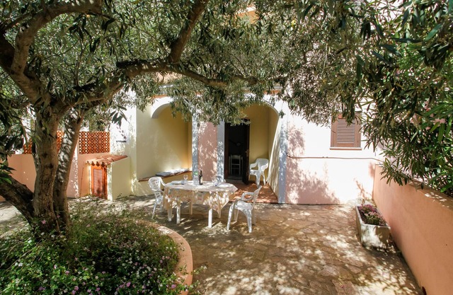 Ferienhaus "Appartamento Dell'Oleandro" mit Garten, 2 privaten Terrassen und WLAN
