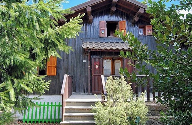 Ferienhaus "Chalet Gineprino" mit Privater Offener Terrasse und Garten