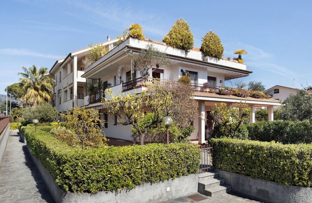 Ferienhaus 'Casa di Oleg' mit Meerblick, Terrasse & Garten