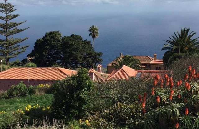 Vacation Home "Casa Monterrey Uno" with Mountain View, Garden & Wi-Fi