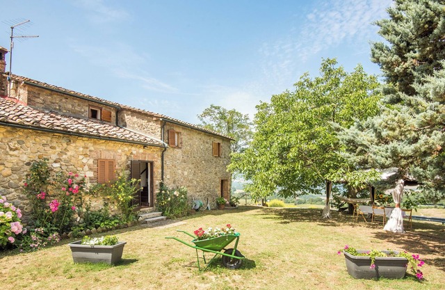 Vacation Home "Casa Tiziana" with Private Garden & Wi-Fi