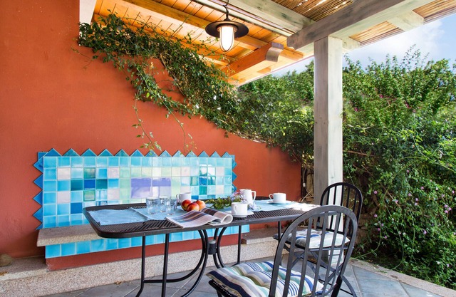 Ferienhaus "Casa magnolia San Pantaleo" mit Klimaanlage, Garten & Terrasse; Parkplatz vorhanden