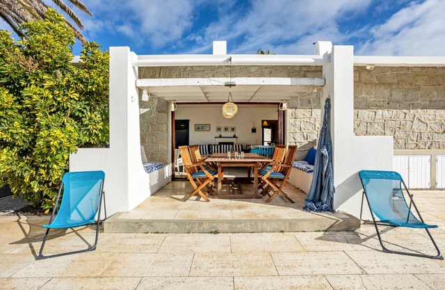 Ferienhaus 'Casa da Praia' in Strandnähe mit privater Terrasse und WLAN
