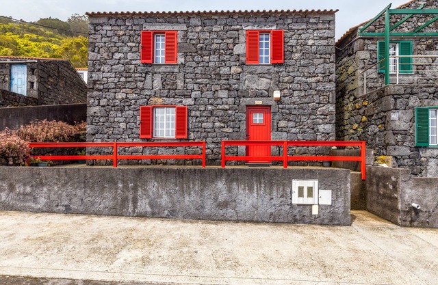 Ferienhaus "Dos Vinagreiros - Guilherme" mit Meerblick, privater Terrasse und WLAN