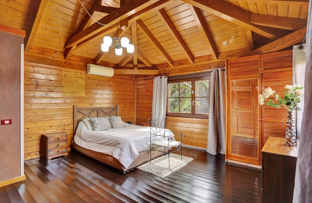 Vacation Home 'El Jardin De Gabriel' with Mountain View, Wi-Fi and Air Conditioning