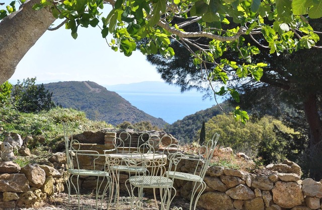 Exclusiver Ferienhaus Elba Porto Azzurro mit Panorama und garten