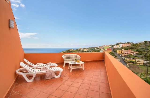 Ferienhaus 'Tajinaste' mit Meerblick, privater Terrasse und Wi-Fi