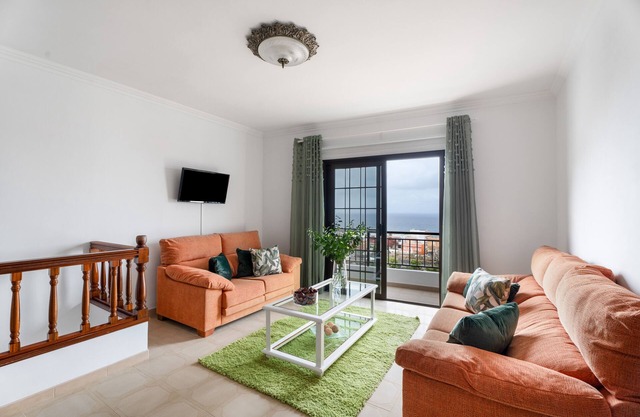 Ferienhaus 'Casa Ino' mit Meerblick, privater Terrasse und Wi-Fi
