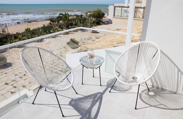 Vacation home facing the sea