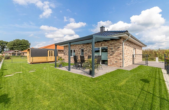 Ferienhaus für 6 Gäste mit Sauna, Kamin und Seeblick in Walchum
