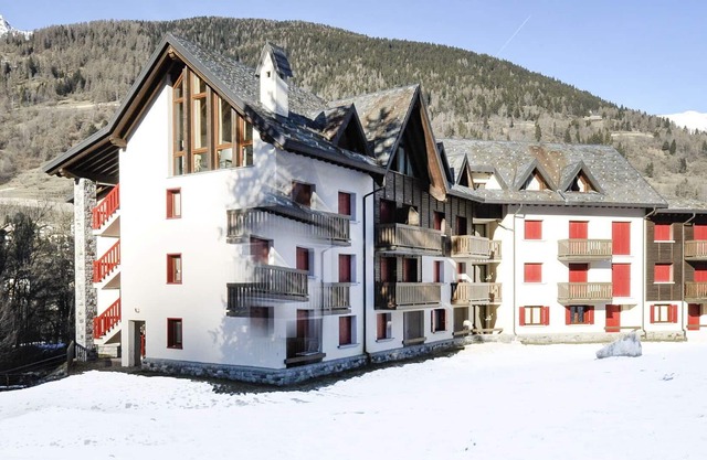 Vacation Home in Ponte Di Legno with 1 bedrooms sleeps 5