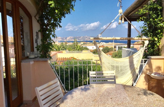 Ferienhaus mit grandiosen Meerblick in Palau, 5 min zum Strand, am Nationalpark