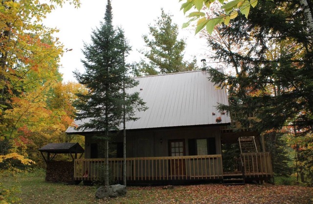 Vacation Home in Quiet Wooded Setting with Beautiful Scenic Views from Living