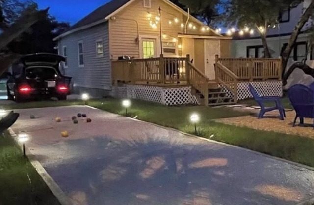 Vacation home just 3 minutes drive to Tampa Riverwalk