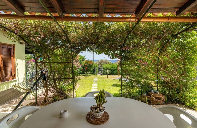 Ferienhaus 'La Casa di Silvia' mit Meerblick, Garten und privater Terrasse