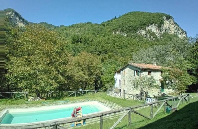 Vacation Home "Luxury Suite La Grotta Del Vento" with Mountain View, Shared Pool & Wi-Fi