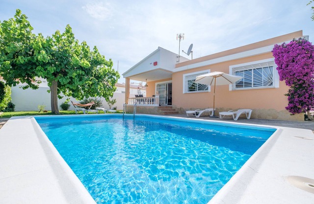 Ferienhaus 'Marblau 3' mit Pool, Garten & Klimaanlage