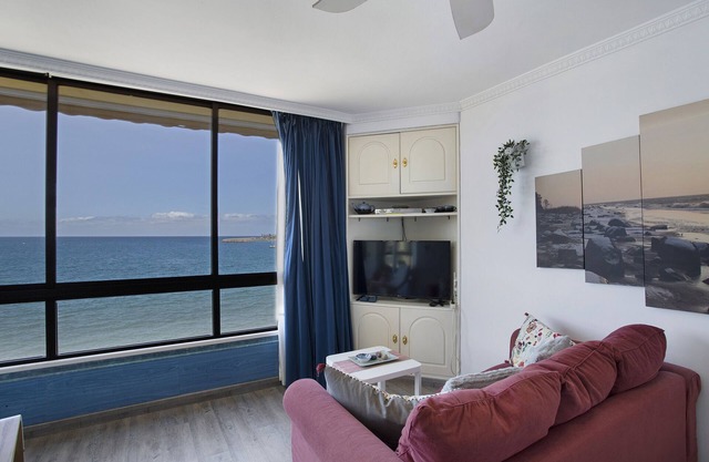 Ferienhaus 'Patalavaca Beach Holidays Invest' mit Meerblick, privater Terrasse und WLAN