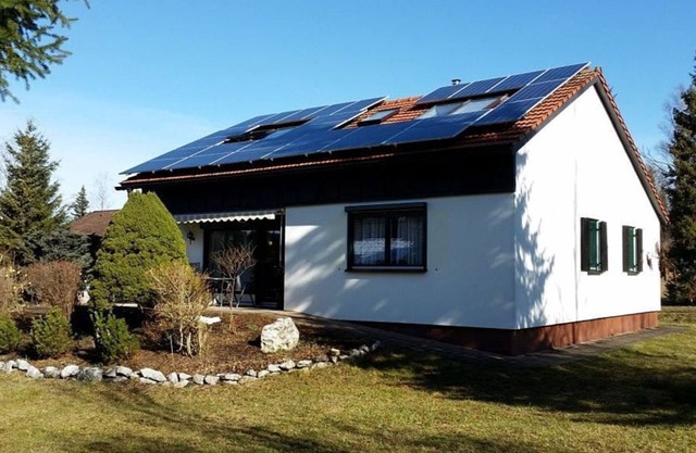 Ferienhaus Rehpfad im Feriendorf Reichenbach (4) - Ferienhaus mit Blick auf die