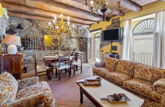 Casa de vacaciones "Su Cuccumeu" con vistas a la montaña, balcón y Wi-Fi