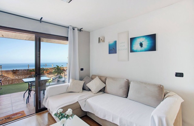 Ferienwohnung "Sunset" mit Meerblick, Gemeinschaftspool und WLAN