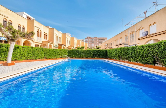 Ferienhaus "Torrevieja La Mata" in Strandnähe mit Gemeinschaftspool und WLAN