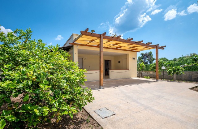 Ferienhaus "Villa Minetta" mit privatem Pool, überdachter Terrasse, Garten & WLAN