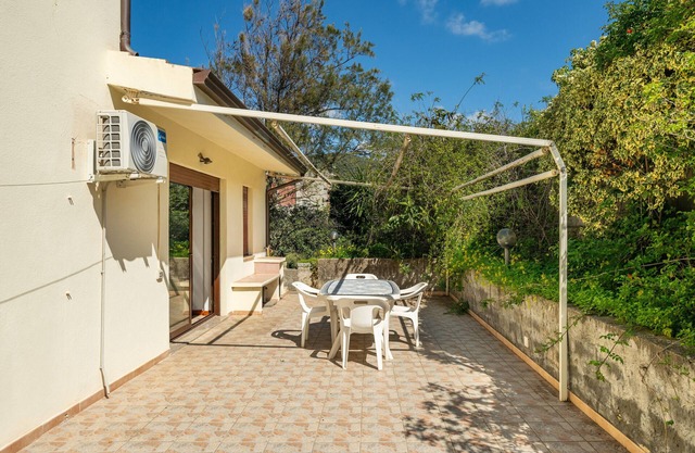 Vacation Home "Villa Bifamiliare Con Giardino" with Mountain View & Private Terrace