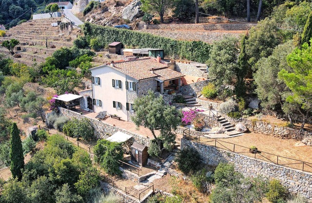 Ferienhaus-Villa in Panoramalage mit atemberaubenden Blick auf das Meer.