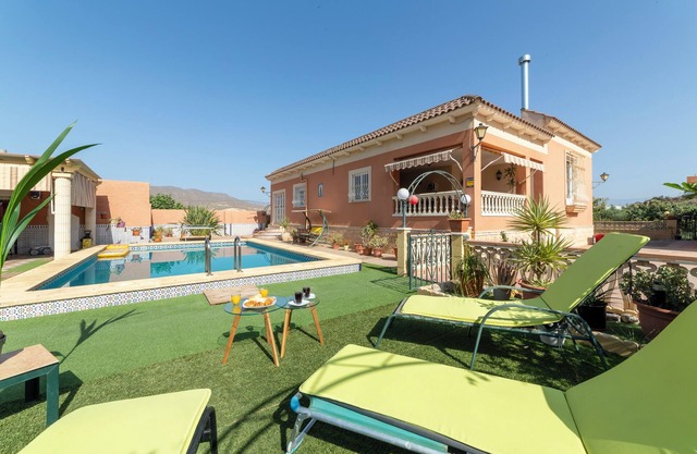 Ferienhaus "Villa Mansa" mit Bergblick, Privatem Pool & WLAN