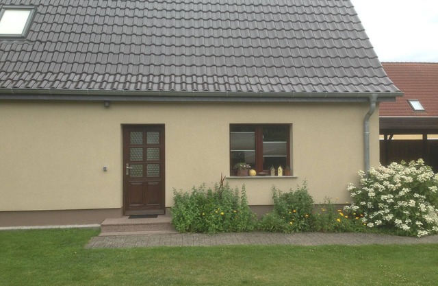 Ferienhaus mit Garten , direkt am Kanal gelegen