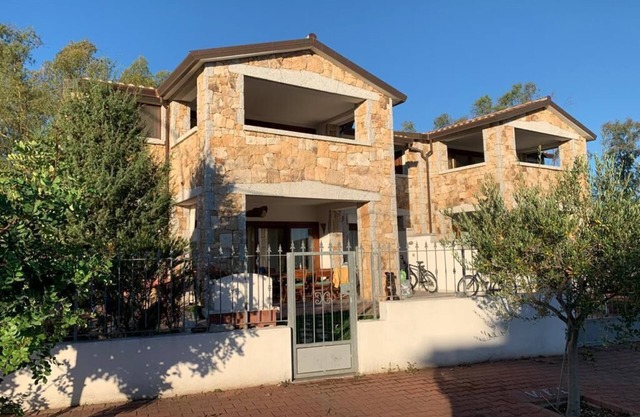 Vacation house, in quiet area with sea and lagoon view 300 mt from the beach