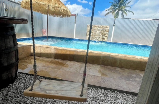Vacation House with Private Pool| El Rancho Vacation House