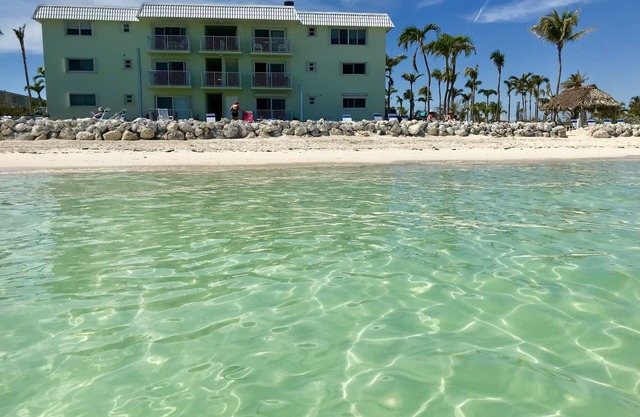 Besser als je zuvor nach Irma! Tropischer, sandiger, privater Strand erwartet Ihre Ankunft!