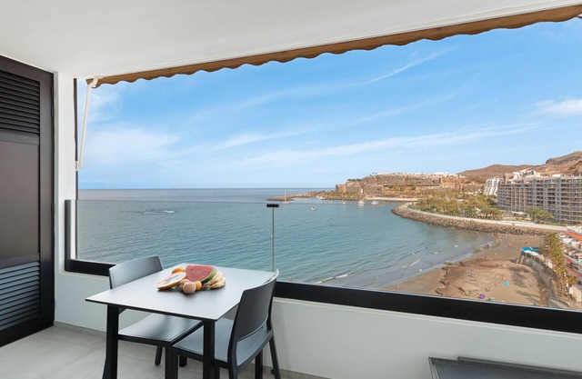 Urlaub 'Ocean Wave Retreat' mit Meerblick, Wi-Fi und Klimaanlage