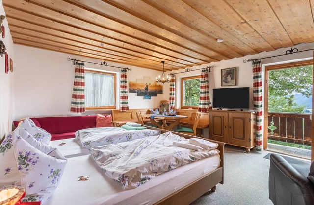 Urlaub auf dem Bauernhof - Fantastische Ferien-App mit Balkon, See- und Bergblick