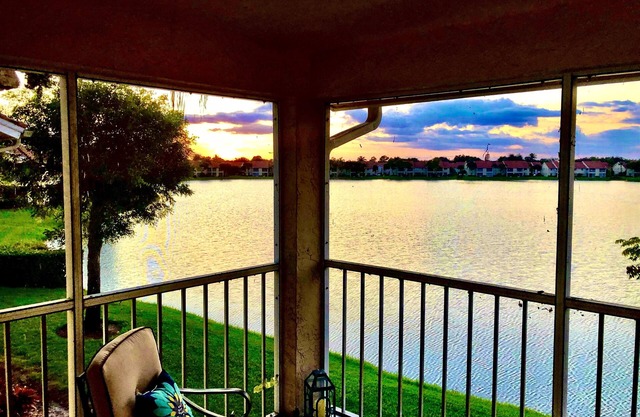 Urlaubsparadies an den "SUNSET TIDES" Emerald Lakes in Nordneapel!