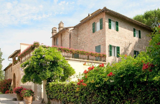 Vacation rental for 22 in Tuscany