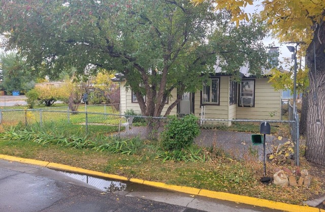 Vacation Rental!! HUNTERS, SKIERS, and All WELCOME!