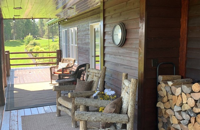 Alquiler de vacaciones con vistas al lago Flathead!