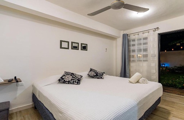 Vacation Rental - Standard Room at Casa Cocoa