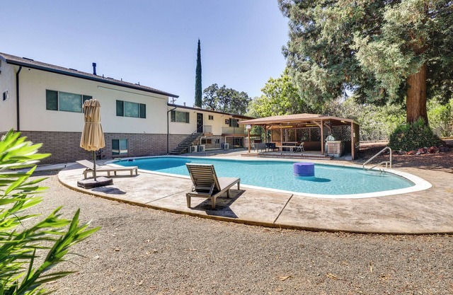 Vacation Rental 2 Mi to Clearlake Oaks Boat Launch
