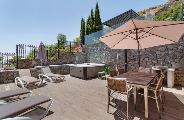 Vacation Villa 'Mogaren Naturaleza Y Relax' with Mountain View, Wi-Fi and Air Conditioning